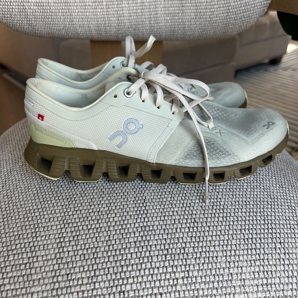 On Running Cloud X Sneakers in Green
